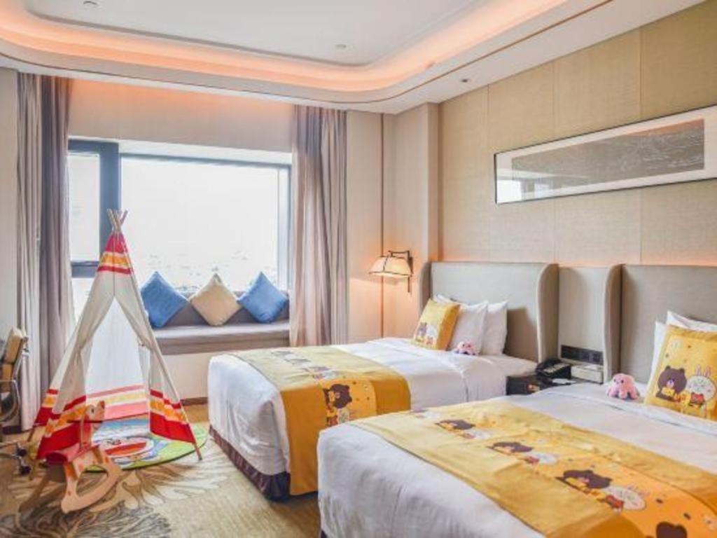 Отель Wyndham Grand Plaza Royale Huayu Чунцин Экстерьер фото