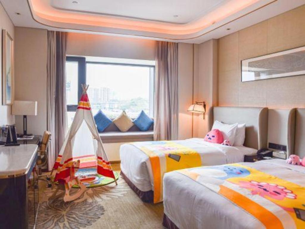Отель Wyndham Grand Plaza Royale Huayu Чунцин Экстерьер фото