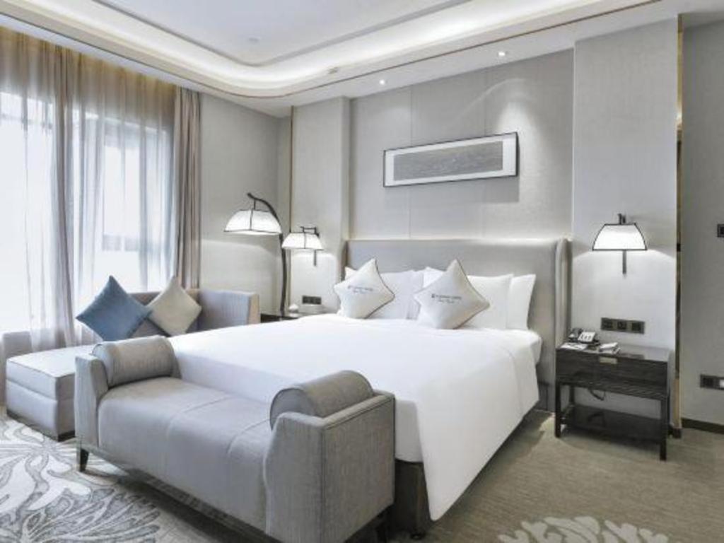 Отель Wyndham Grand Plaza Royale Huayu Чунцин Экстерьер фото
