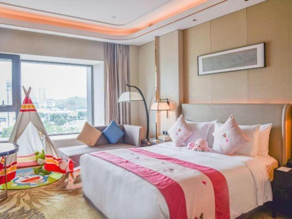 Отель Wyndham Grand Plaza Royale Huayu Чунцин Экстерьер фото