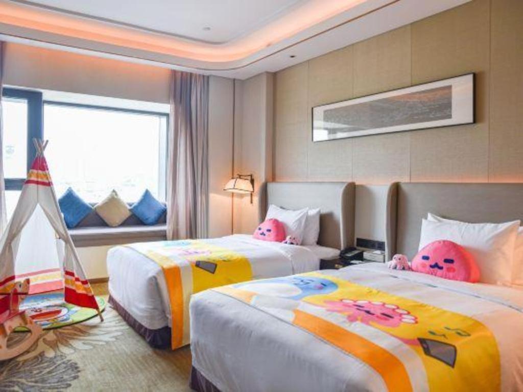 Отель Wyndham Grand Plaza Royale Huayu Чунцин Экстерьер фото